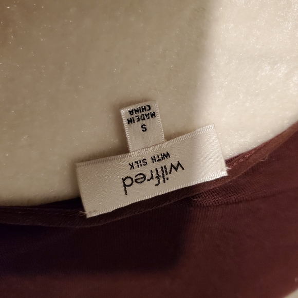 Aritzia Wilfred burgundy long sleeve tee top - Picture 5 of 5